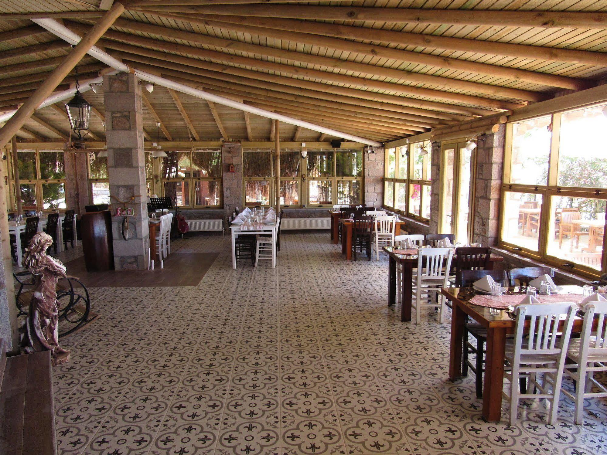 Assos Hunters Hotel (Adults Only) Екстериор снимка