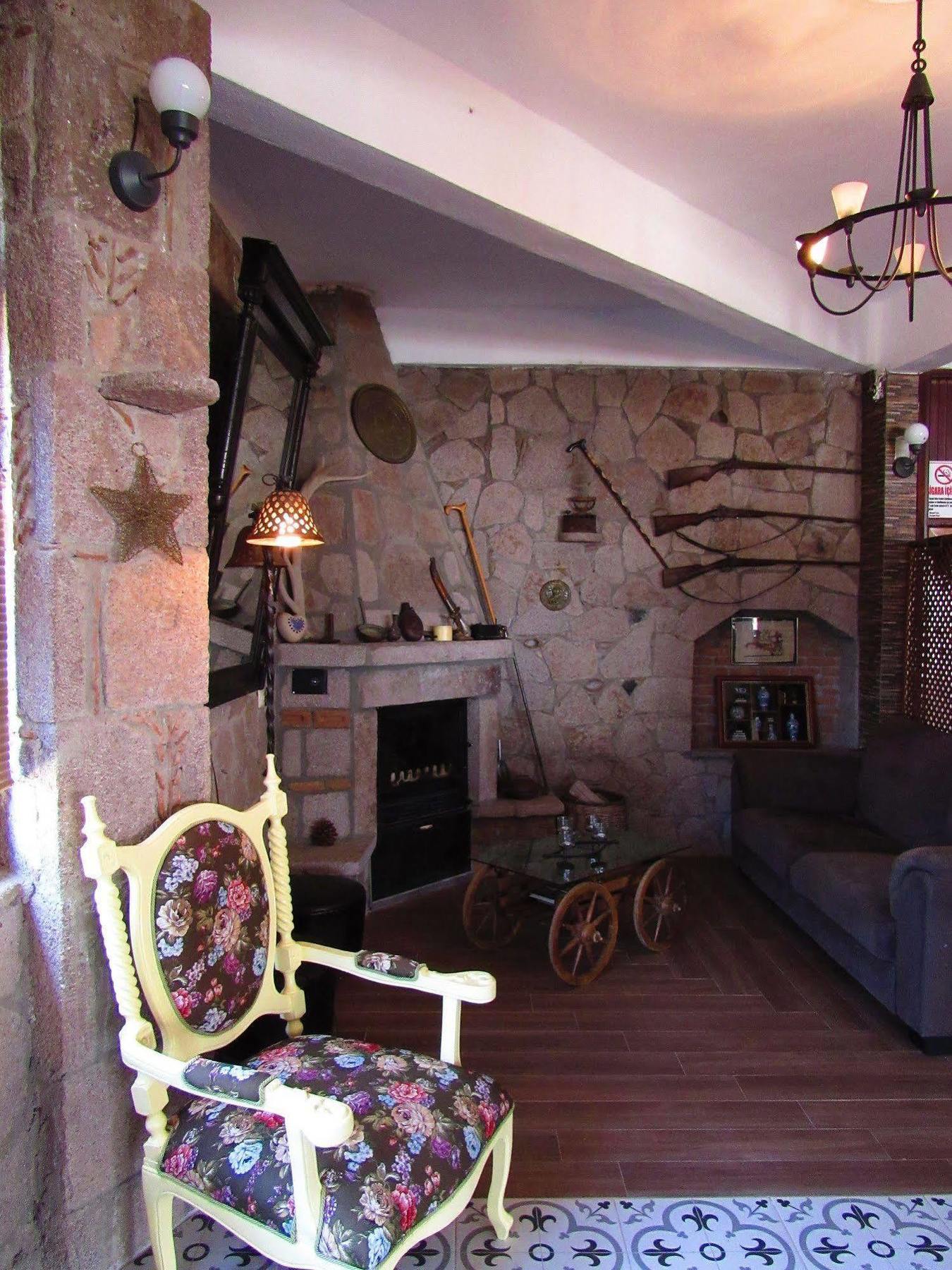Assos Hunters Hotel (Adults Only) Екстериор снимка