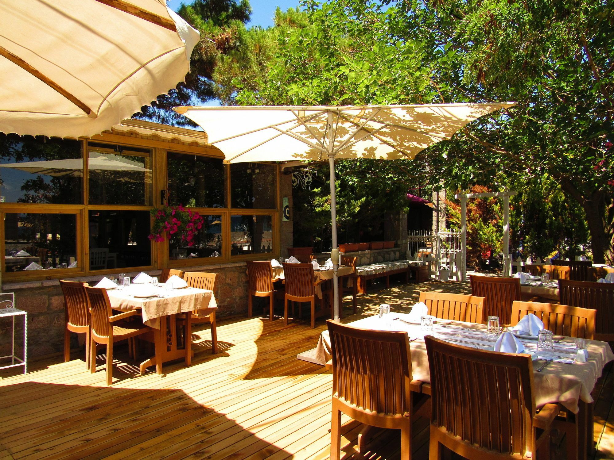 Assos Hunters Hotel (Adults Only) Екстериор снимка