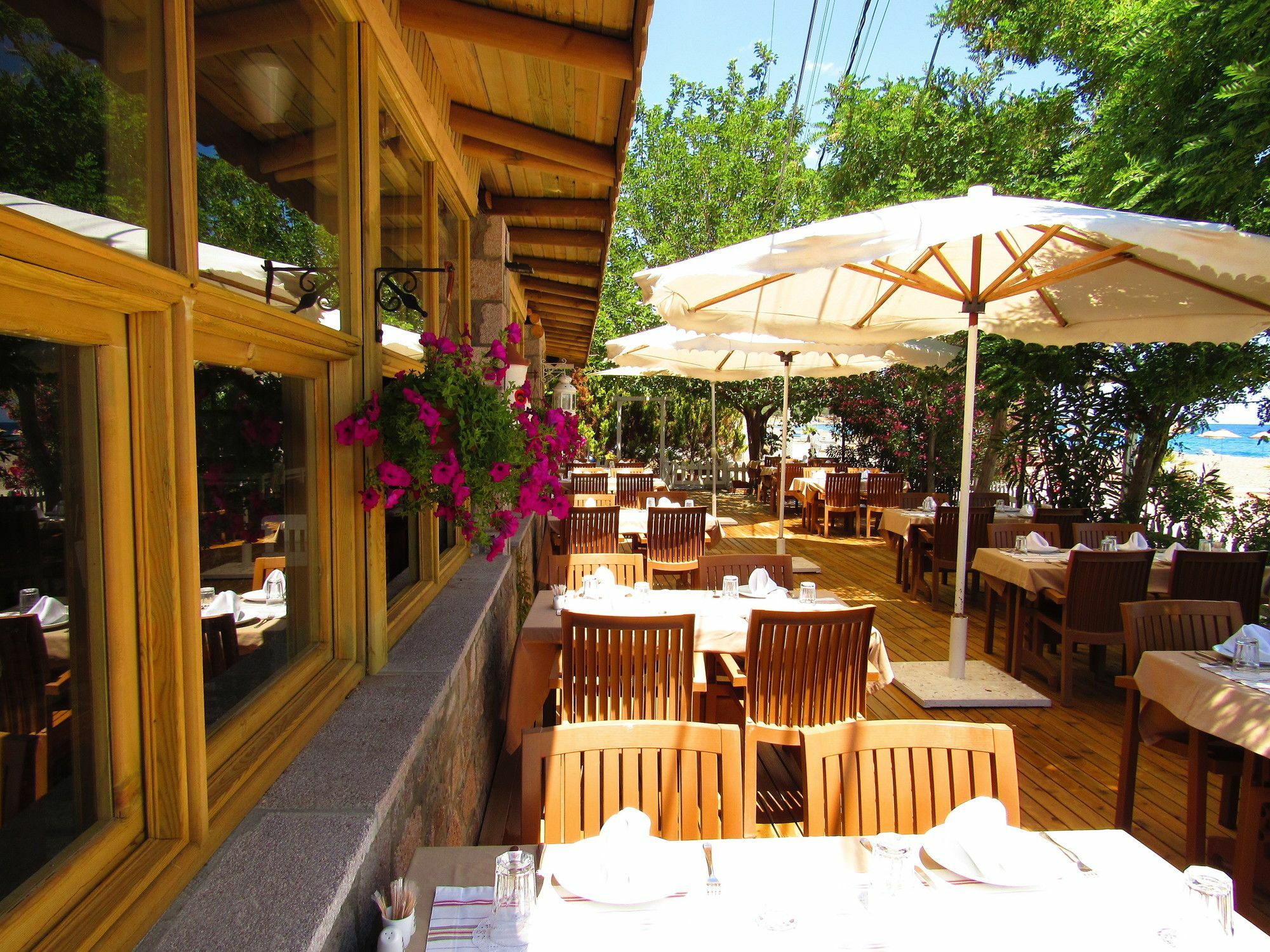 Assos Hunters Hotel (Adults Only) Екстериор снимка